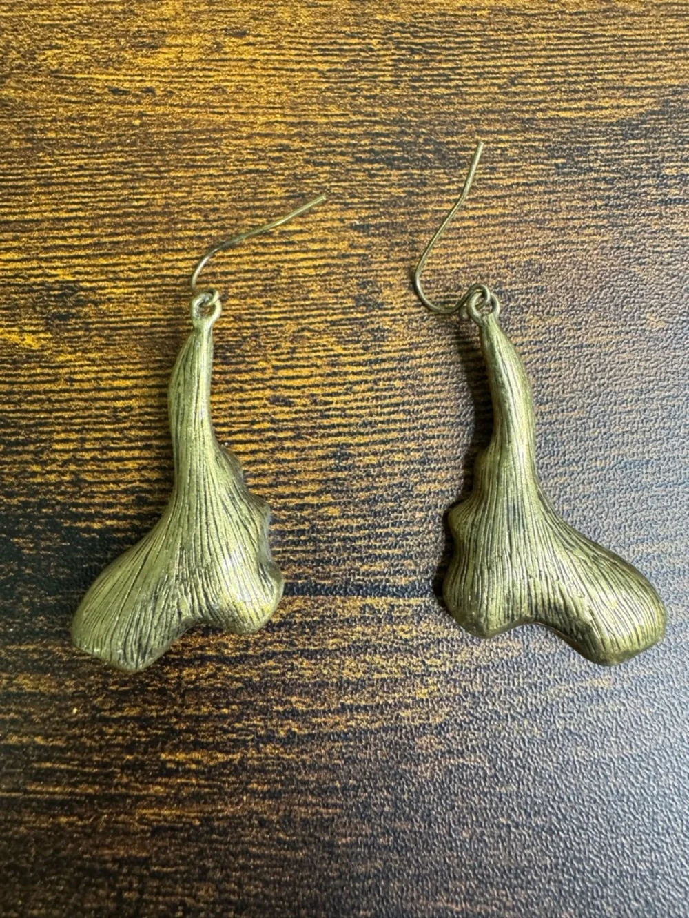 🍄Hand Crafted Gold Organic Leaf Drop Earrings - Abstract Brass - Picture 5 of 5